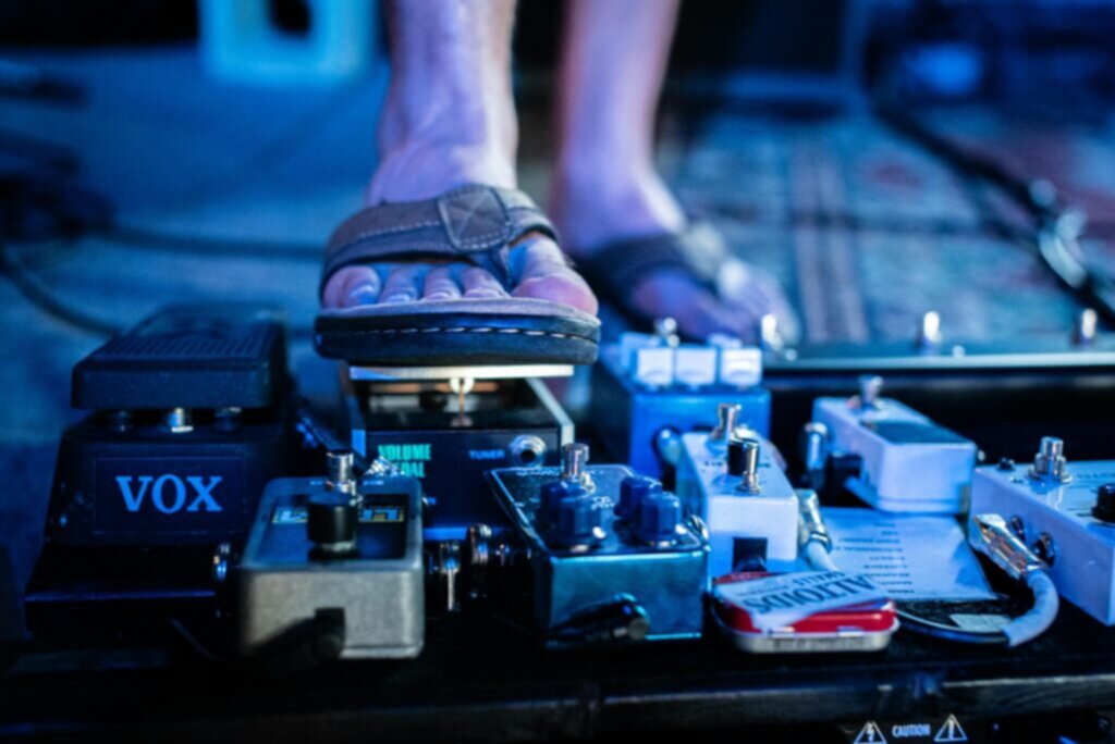 foot on guitar amp pedal